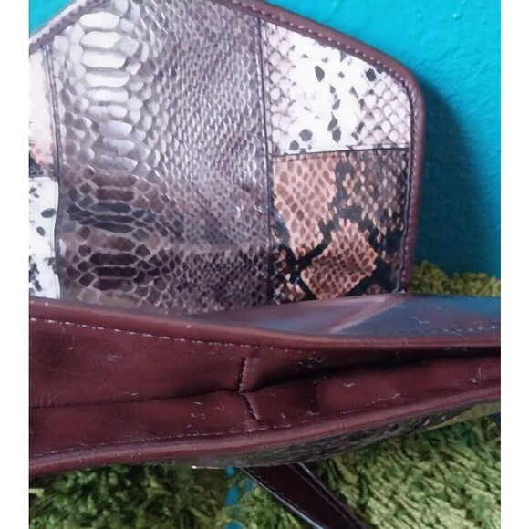 Faux Leather Boa Snakeskin Shoulder Crossbody Bag Purse Cosmopolitan - Picture 13 of 15
